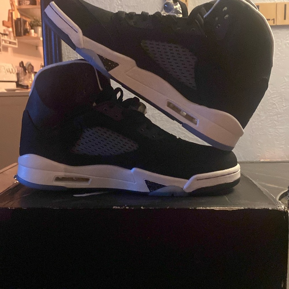 Jordan 5 “moonlight”
